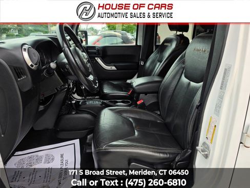 Used 2016 Jeep Wrangler Unlimited Sahara w/ Dual Top Group AWD/4WD image 26