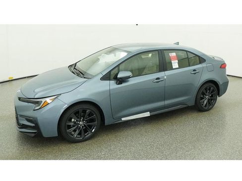 Used 2026 Toyota Corolla SE w/ SE Premium Package FWD image 2
