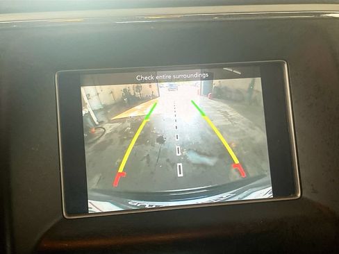 Used 2019 Jeep Grand Cherokee Laredo RWD image 13