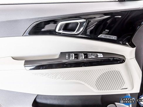 Used 2024 Kia Carnival SX Prestige image 26