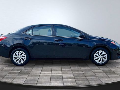 Used 2017 Toyota Corolla LE w/ Carpet Mat Package (TMS) FWD image 8
