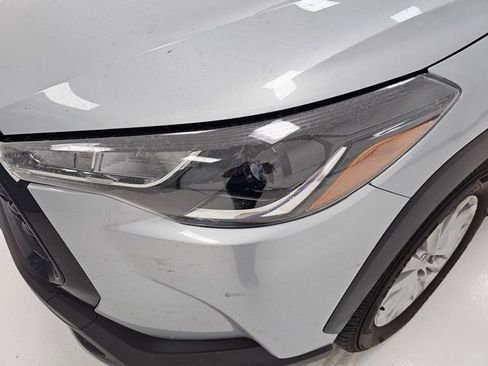Used 2023 Toyota Corolla Cross LE image 5