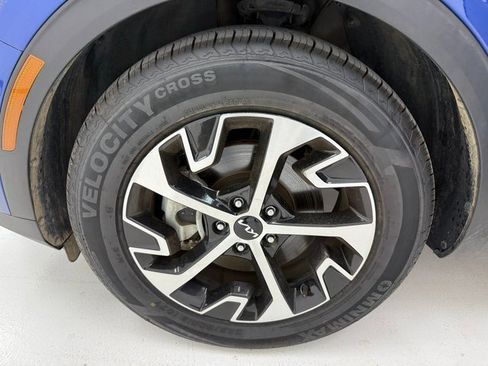 Used 2023 Kia Sportage EX image 8