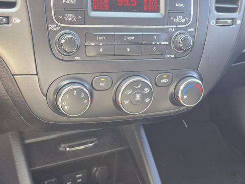 Used 2016 Kia Forte LX FWD image 23