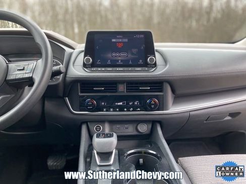 Used 2023 Nissan Rogue SV image 22