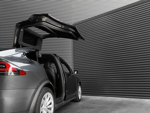 Used 2020 Tesla Model X Long Range AWD/4WD image 32