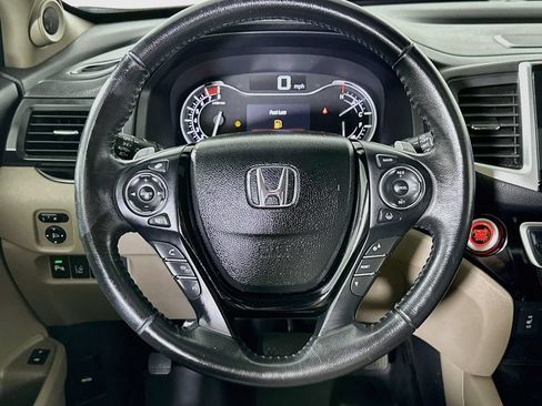 Used 2017 Honda Pilot Touring image 18