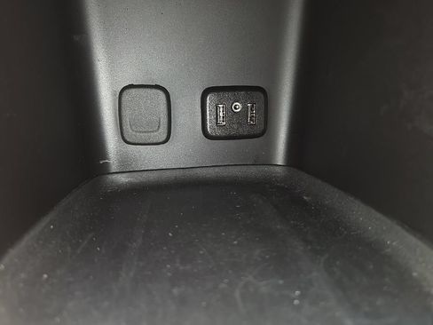 Used 2018 GMC Acadia SLT AWD/4WD image 18