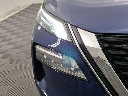 Used 2022 Nissan Rogue SV w/ SV Premium Package image 28