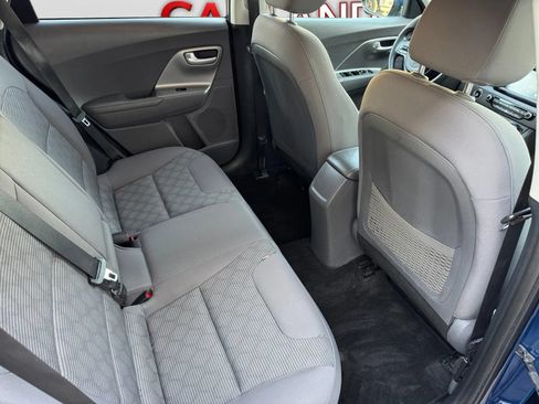 Used 2019 Kia Niro LX FWD image 19