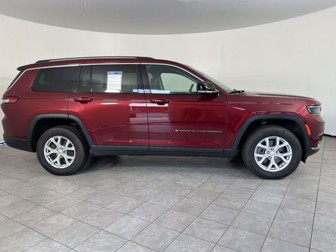 Used 2023 Jeep Grand Cherokee L Limited AWD/4WD image 8