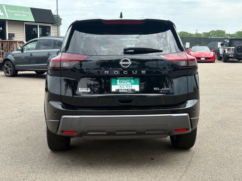 Used 2024 Nissan Rogue SL AWD/4WD image 7