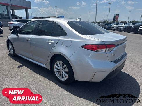 Used 2023 Toyota Corolla LE w/ LE Convenience Package FWD image 13