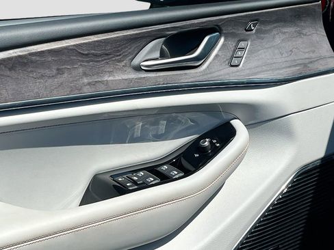 Used 2022 Jeep Grand Cherokee L Overland w/ Advanced Protech Group III image 18