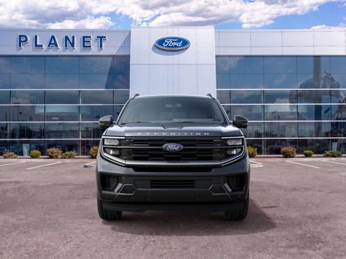 New 2027 Ford Expedition Platinum w/ Driver's Package RWD image 3
