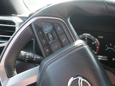 Used 2025 Toyota Tundra Limited AWD/4WD image 23