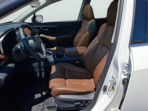 Used 2023 Subaru Outback Touring AWD/4WD image 11