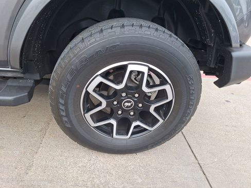 Used 2022 Ford Bronco Outer Banks image 11