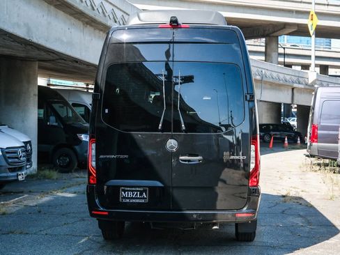 Used 2025 Mercedes-Benz Sprinter 2500 image 5
