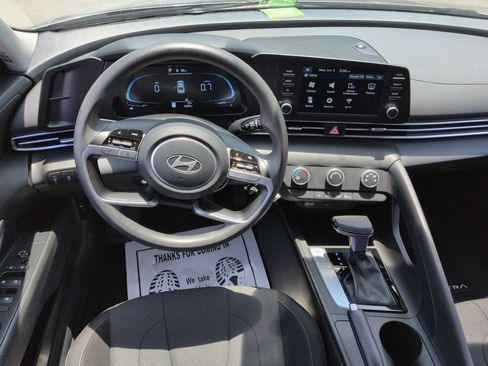 Used 2024 Hyundai Elantra SE FWD image 22
