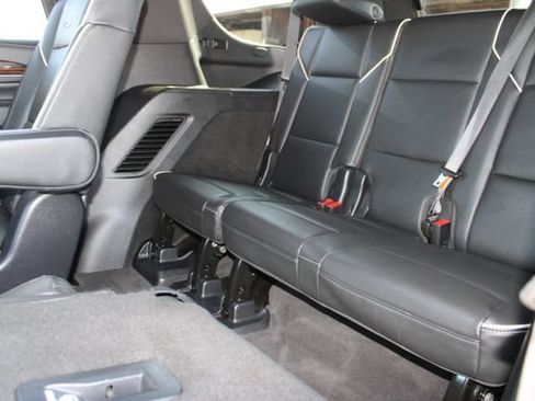Used 2023 Cadillac Escalade Premium Luxury AWD/4WD image 44
