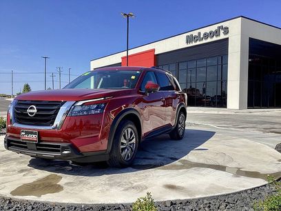 Used 2024 Nissan Pathfinder SV