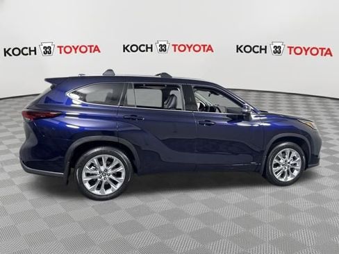 New 2026 Toyota Highlander Limited image 9
