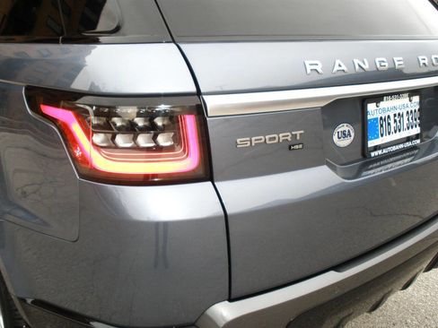 Used 2020 Land Rover Range Rover Sport HSE image 17