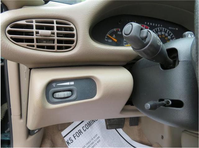 Used 1997 Pontiac Sunfire SE w/ Opt Pkg 3 FWD image 21