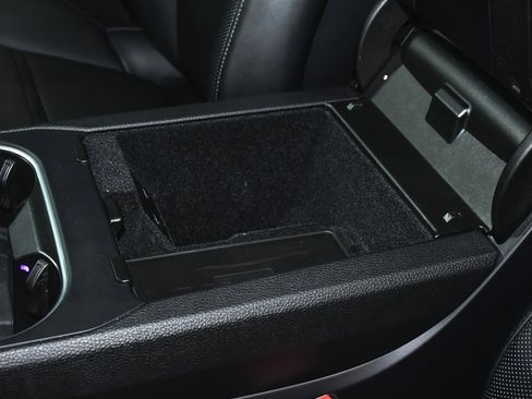 Used 2022 Porsche Cayenne Coupe image 46