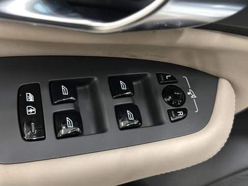 New 2026 Volvo XC90 T8 Plus w/ Protection Package Premier image 22