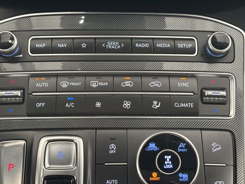 Used 2023 Hyundai Santa Fe SEL w/ Premium Package AWD/4WD image 18