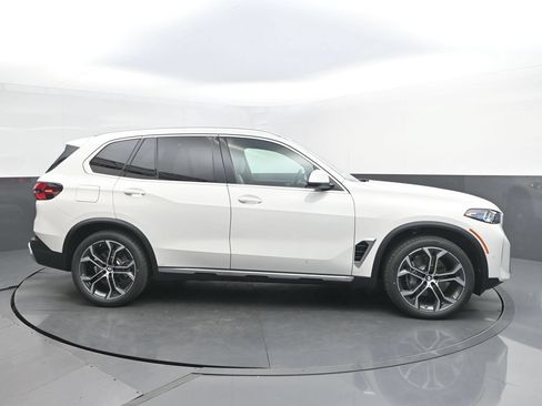 New 2026 BMW X5 sDrive40i w/ Climate Comfort Package RWD image 8