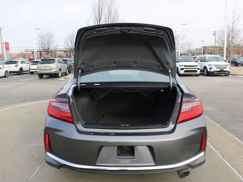 Used 2017 Honda Accord EX-L image 9