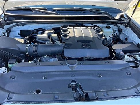 Used 2018 Toyota 4Runner SR5 image 31