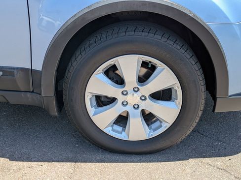 Used 2011 Subaru Outback 2.5i Limited image 7