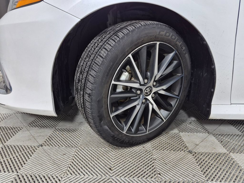 Used 2021 Toyota Camry XLE w/ Navigation Upgrade Package FWD image 10
