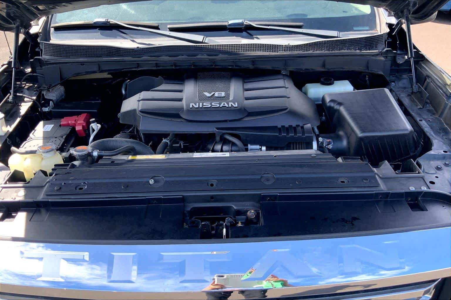 Used 2020 Nissan Titan SV w/ SV Convenience Package RWD image 9