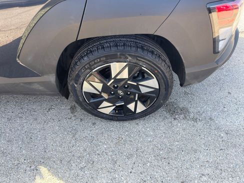 Used 2025 Hyundai Kona SEL image 30