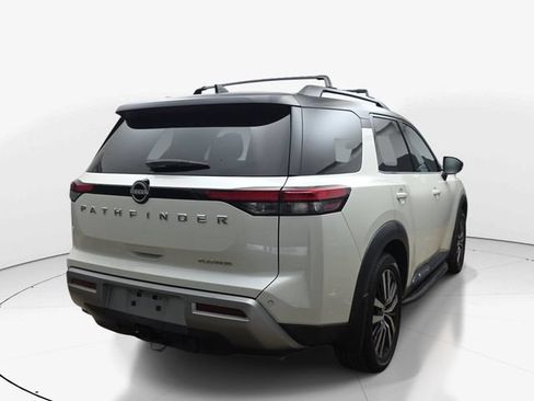 Used 2022 Nissan Pathfinder Platinum w/ Cargo Package FWD image 6