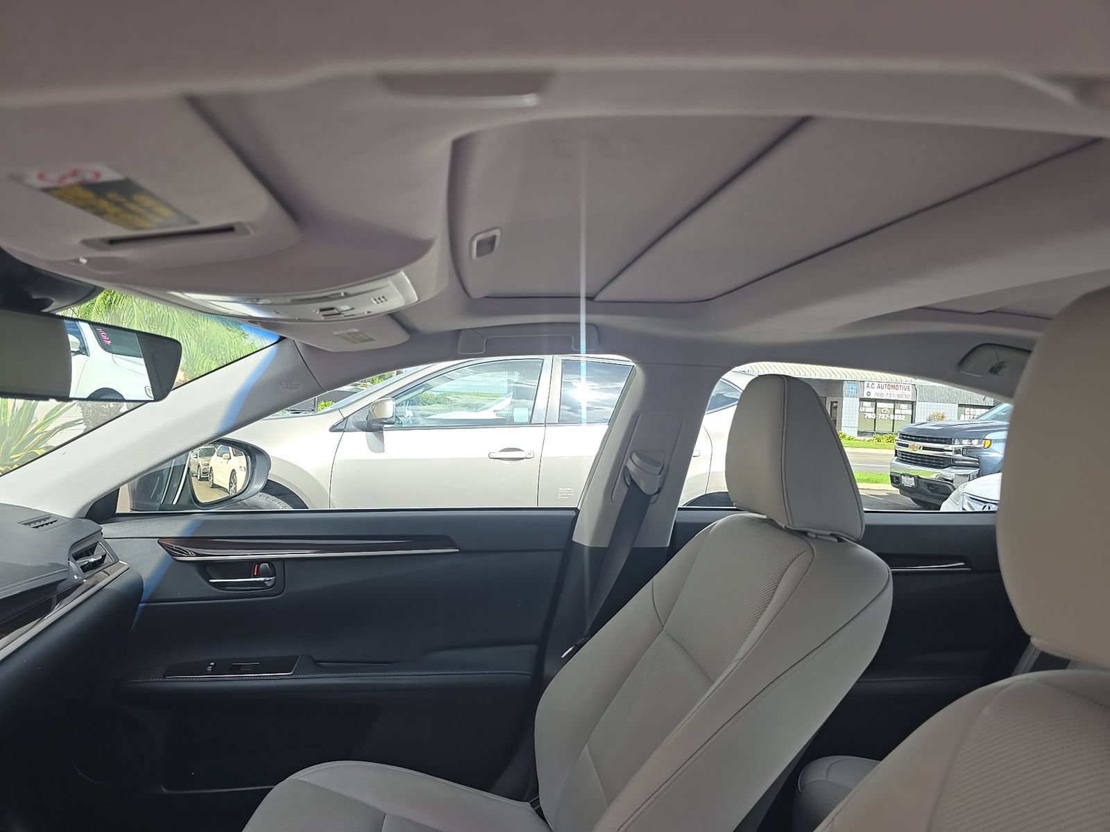 Used 2018 Lexus ES 350 w/ Navigation System Package FWD image 6