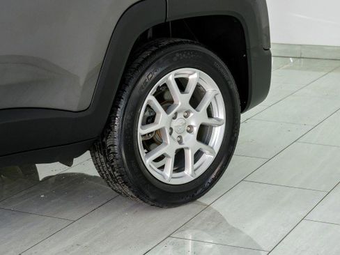 Used 2019 Jeep Renegade Latitude image 52