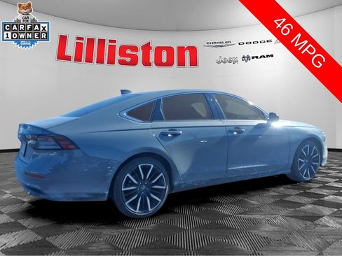 Used 2025 Honda Accord Touring image 3