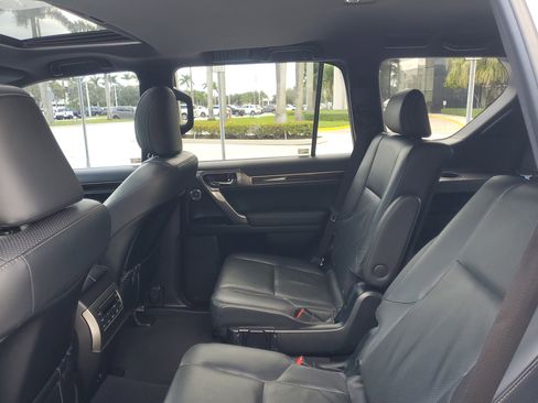 Used 2023 Lexus GX 460 Luxury image 15