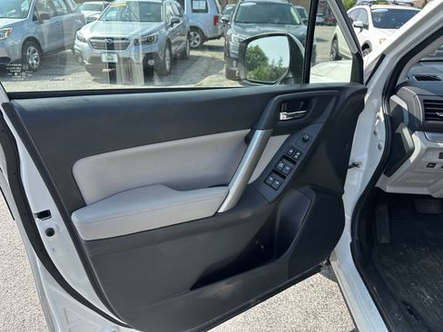 Used 2014 Subaru Forester 2.5i Limited AWD/4WD image 11