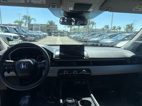 Used 2024 Honda Pilot LX image 23