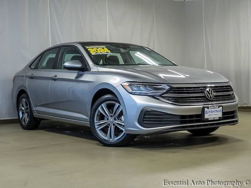 Used 2024 Volkswagen Jetta SE FWD image 2