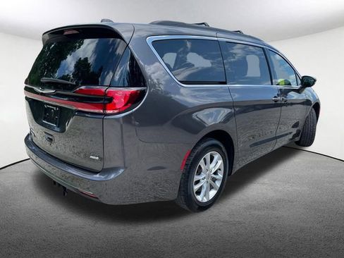 Used 2021 Chrysler Pacifica Touring w/ Cold Weather Group AWD/4WD image 17