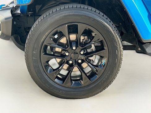 Used 2022 Jeep Wrangler Unlimited Sahara image 36