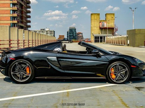 Used 2019 McLaren 570S Spider image 9